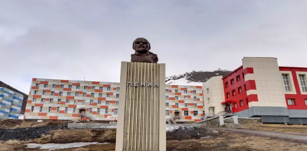 bust-lenin-barentsburg